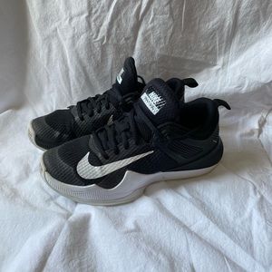 Nike volleyball shoes size 7.5
